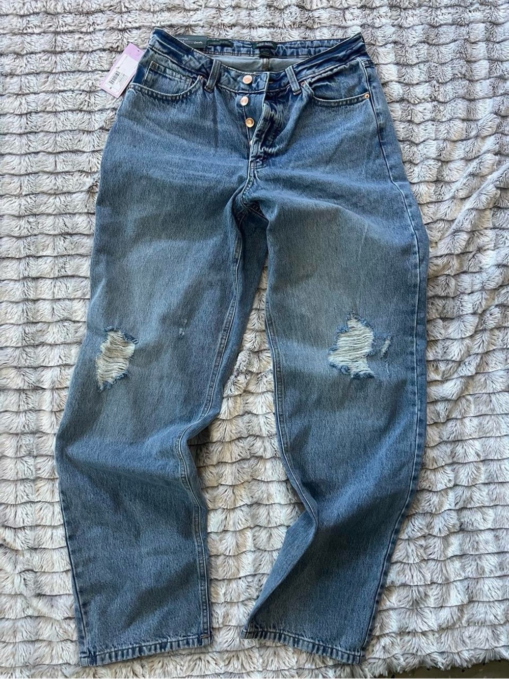 Women’s Distressed High Rise curvy Straight-Leg Jeans